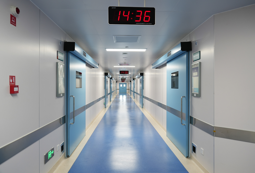 06洁净手术室走廊.jpg